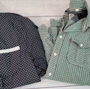 Men's lot of two button up shirt size medium